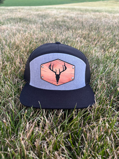 Light Rivet Deer Skull Hat